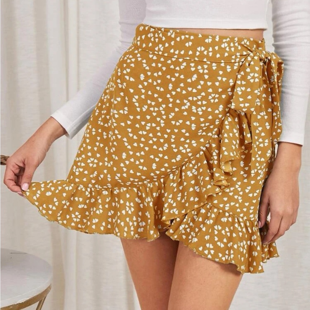 SHEIN Wrap Tie Side Heart Print Skirt